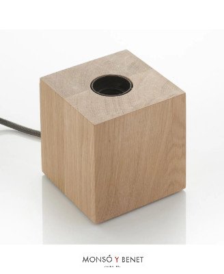 LÁMPARA DE SOBREMESA CON BASE DE PINO