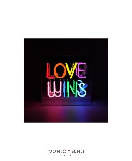 LETRERO DE NEÓN ROTULO ILUMINADO LOVE WINS MULTICOLOR