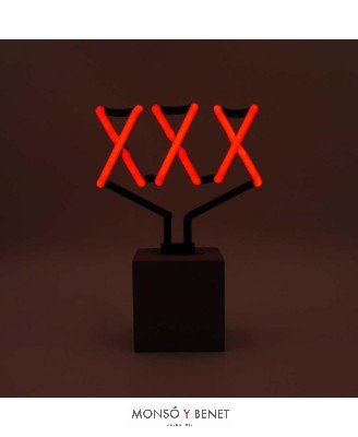 PEANA DE NEÓN ROTULO ILUMINADO XXX ROJO